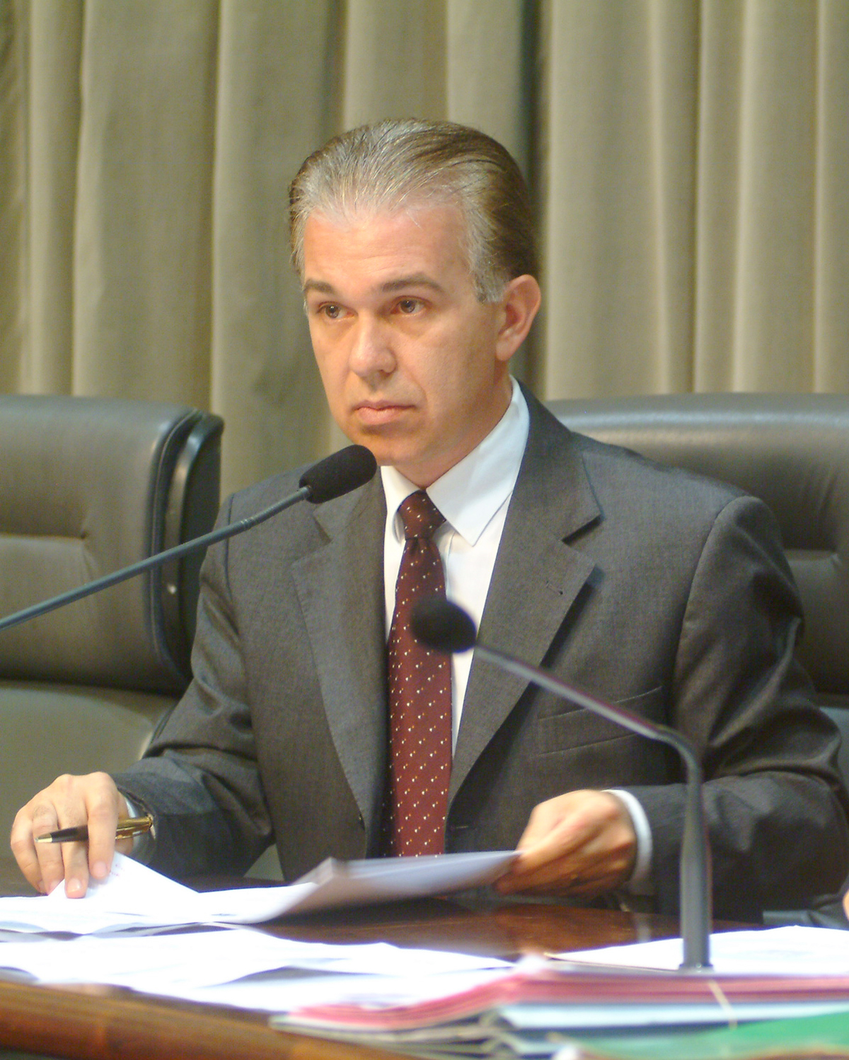 Deputado Waldir Agnello preside reunio da comisso<a style='float:right;color:#ccc' href='https://www3.al.sp.gov.br/repositorio/noticia/03-2008/saude 884rob.jpg' target=_blank><i class='bi bi-zoom-in'></i> Clique para ver a imagem </a>